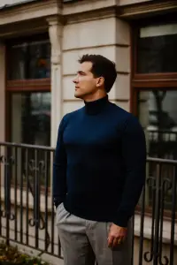 Golf merino granatowy - Zack Roman
